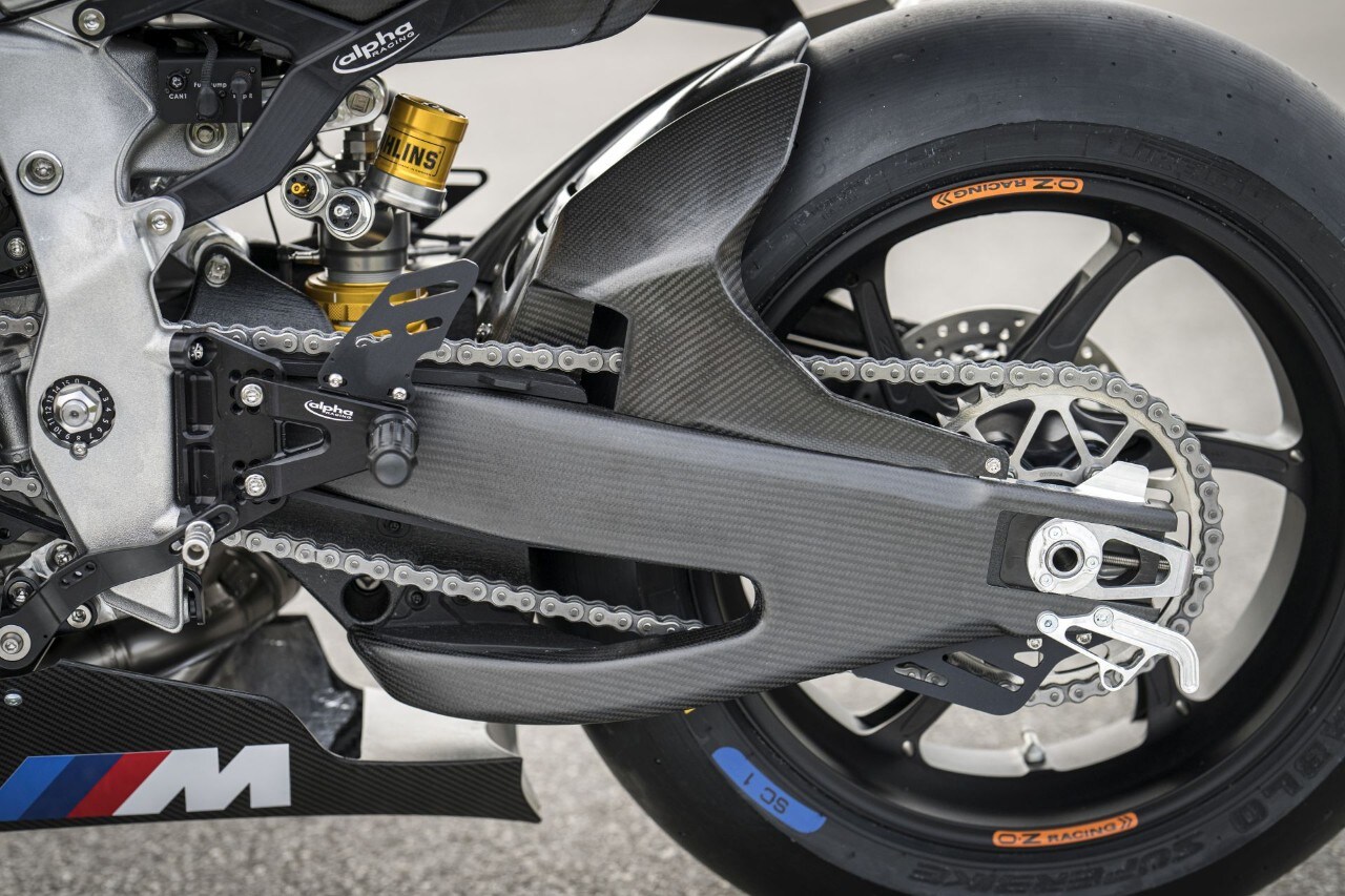 DueruoteTG #238 - Abbiamo guidato in pista la BMW che corre in SBK! 